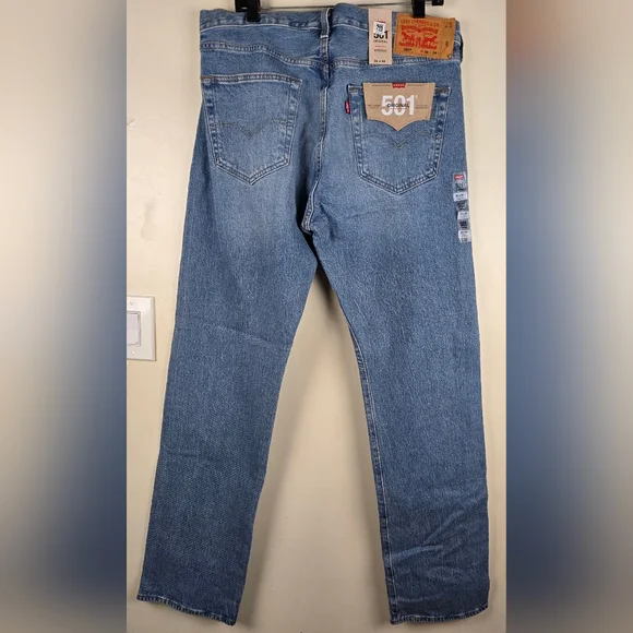 NWT Levi's Original 501 Medium Blue Straight Jeans Size 36x34 - Picture 3 of 4